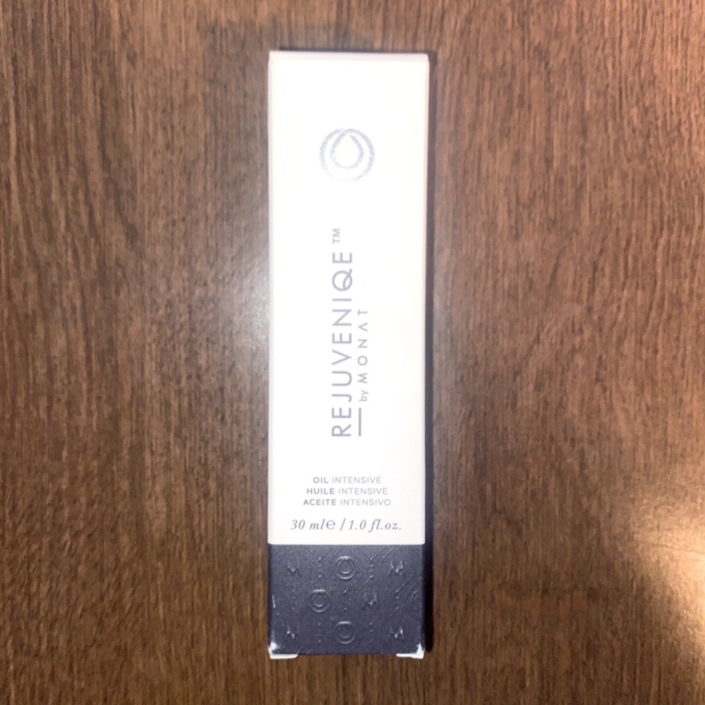 NEW Monat Rejuveniqe Oil